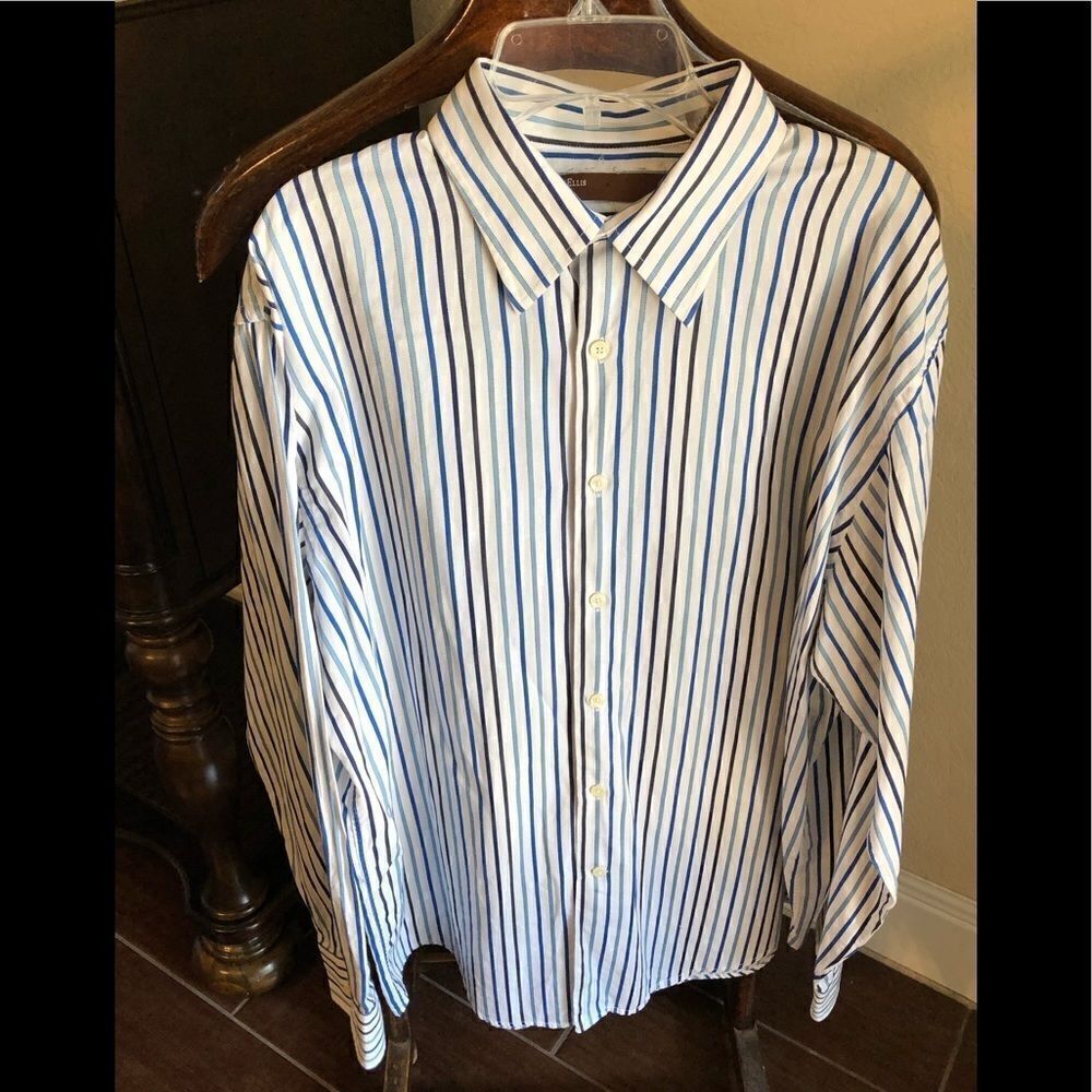 Perry Ellis long sleeved button down large